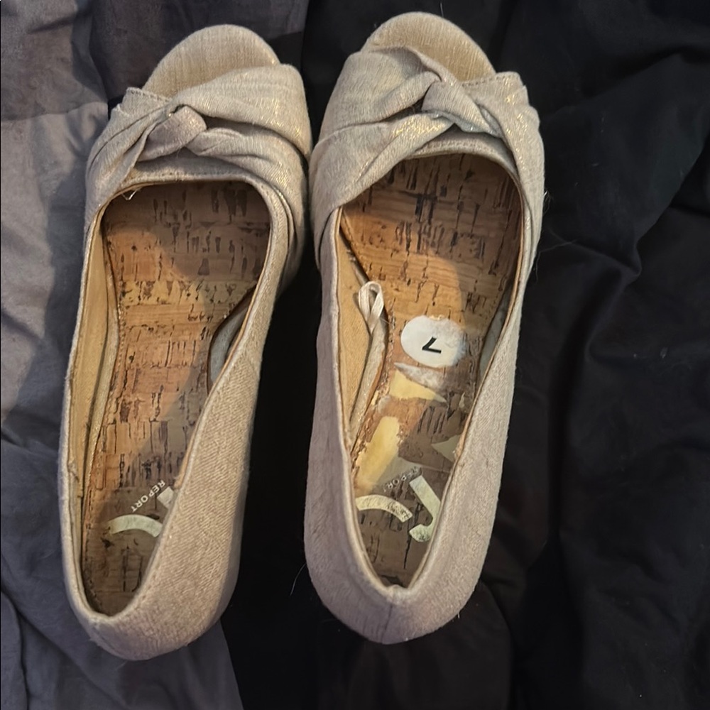 Report Collection Cream Flats Minimalist Design
